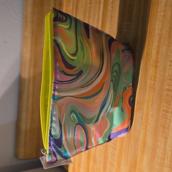 Clinique Cosmetic Makeup Muticolor Swirl‎ Pattern NWT - Picture 3 of 10